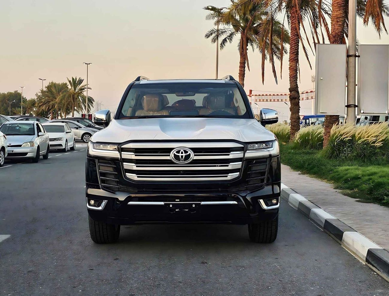 Toyota Land Cruiser VXR | FULL OPTION | 3.5L V6 PETROL | HEADUP WITH SUNROOF | JBL SPEAKRS (CODE # 67996)