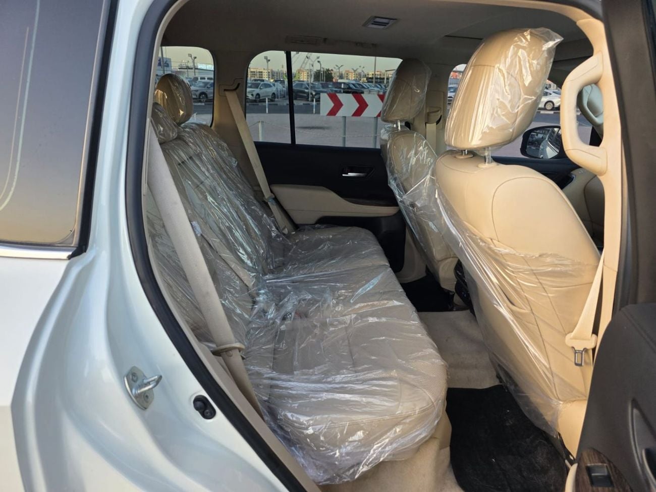 تويوتا لاند كروزر diesel 3.3 liter right hand drive in side beige sunroof leather seats