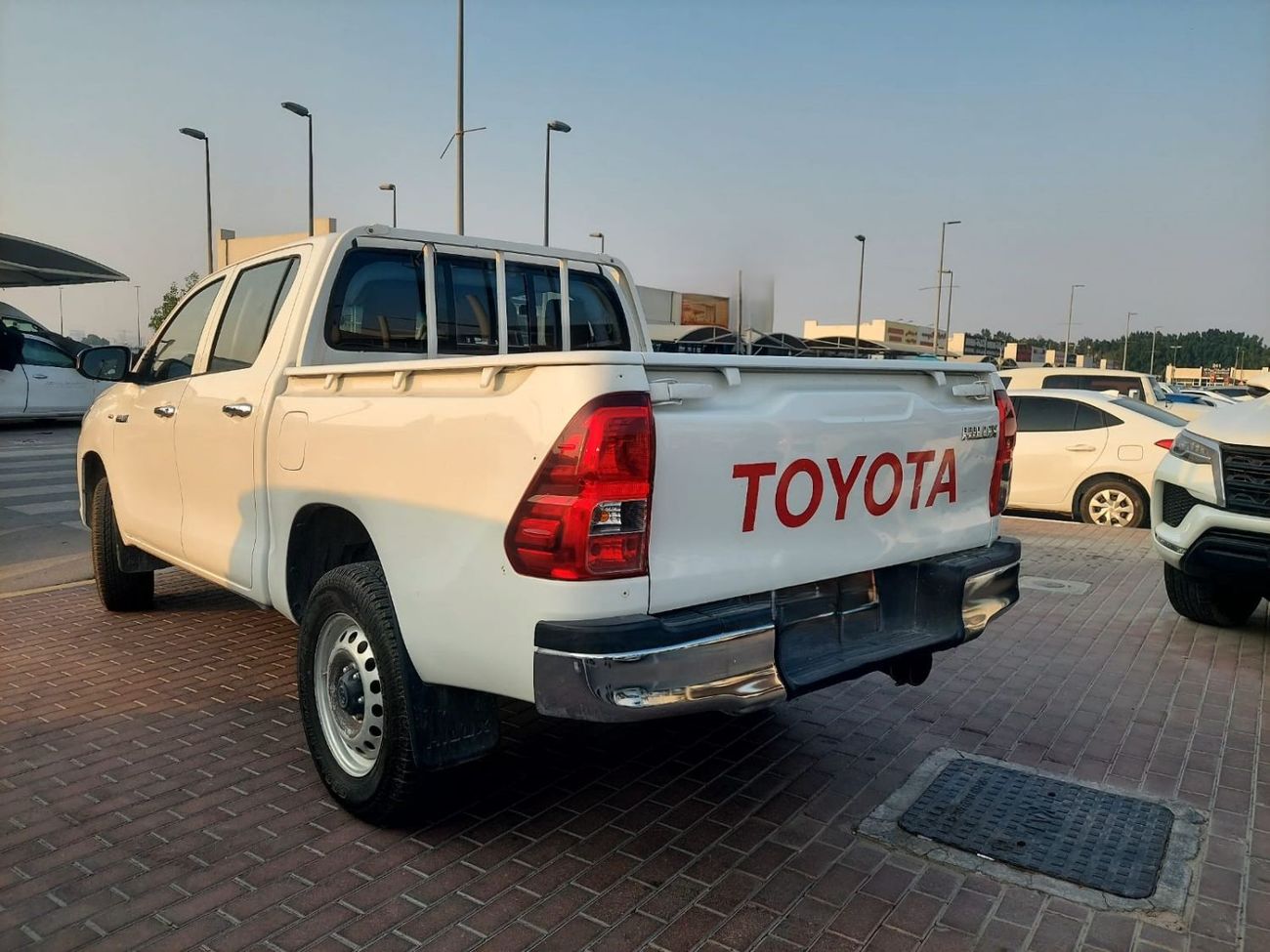 Toyota Hilux DC 2.4L 4WD DIESEL MANUAL TRANSMISSION