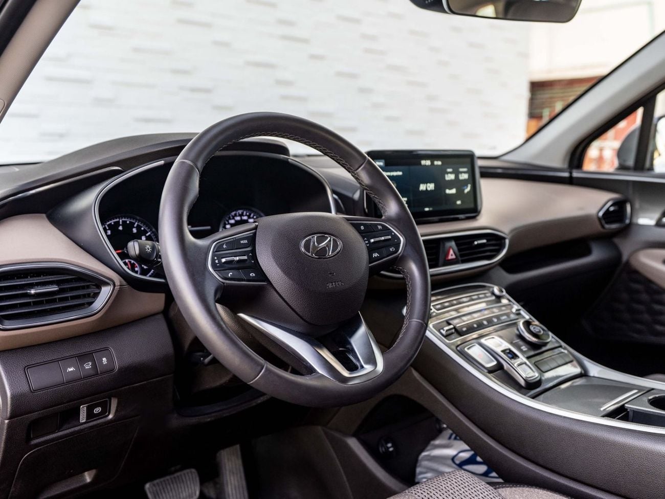 Hyundai Santa Fe COMFORT PLUS Hyundai Santa Fe 2023 for 1,577.00 AED monthly