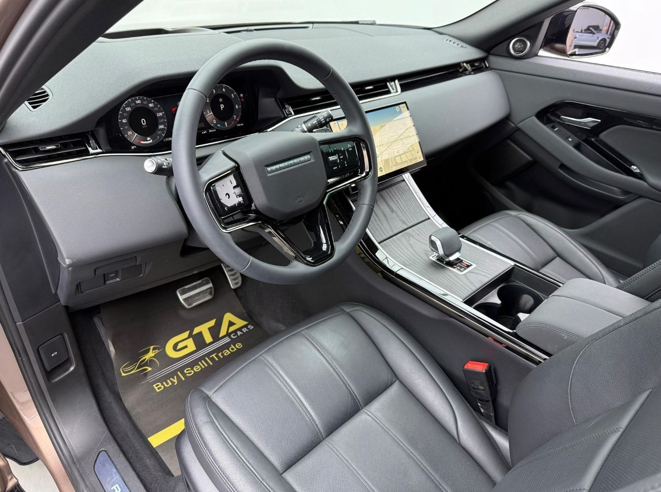 لاند روفر رانج روفر إيفوك Dynamic SE P200 2.0L 2024 Range Rover Evoque P200 Dynamic SE, 2029 RR Warranty + Service Pack, Very