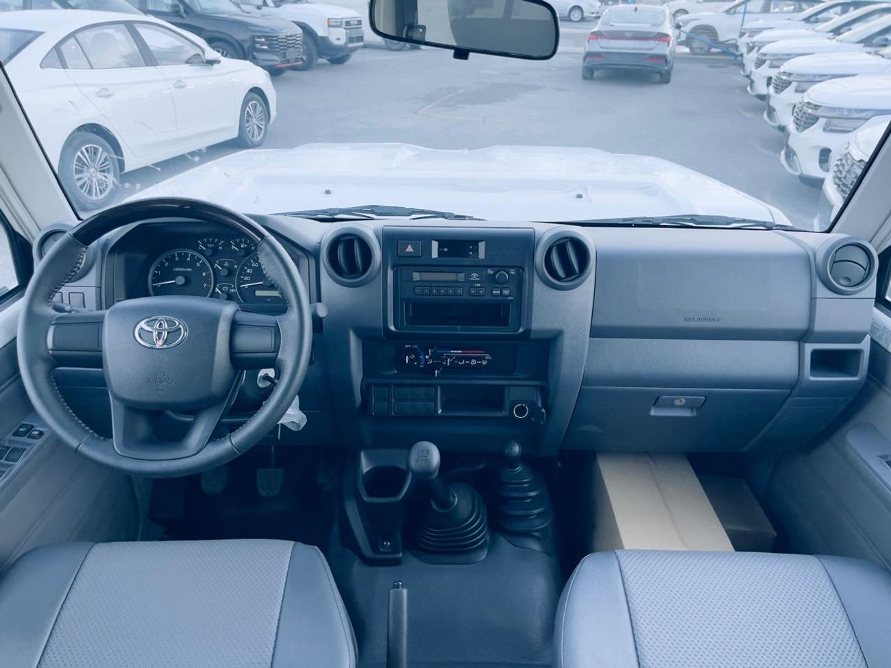 تويوتا لاند كروزر بيك آب Std 4.0L Double Cab Utility 4WD