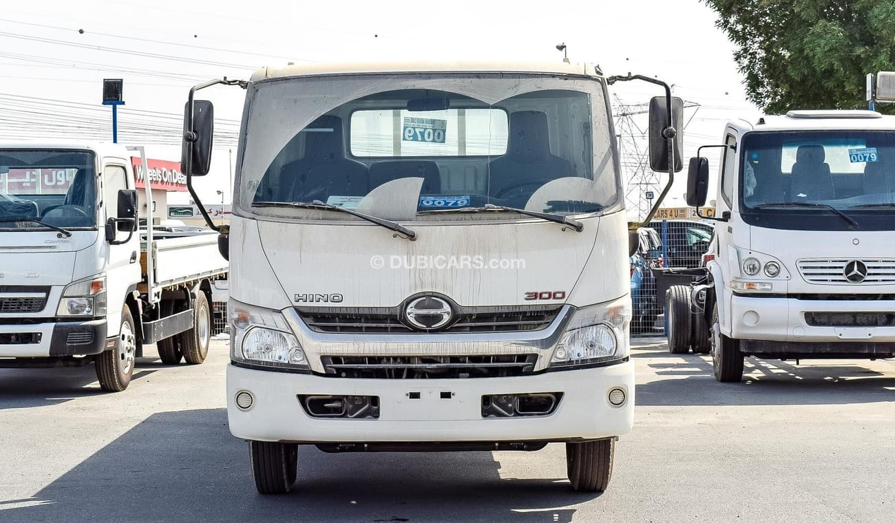 Hino 300 714 	CARGO 2020 WHITE COLOR 3 SEATS MANUAL TRANSMISSION TRUCK 4 CYLINDER DIESEL ONLY FOR EXPORT