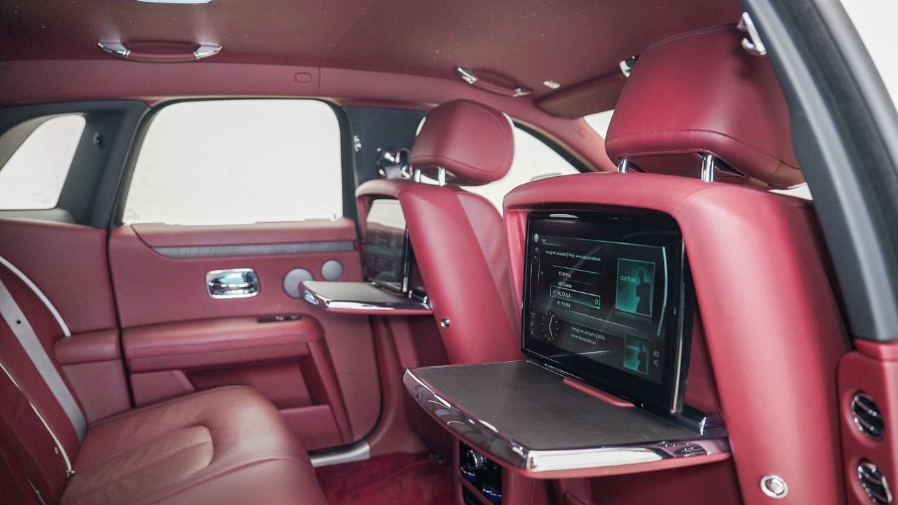 رولز رويس جوست Silver Badge | AED 12,993 PM | Up to 3 Years Unlimited Warranty | GCC