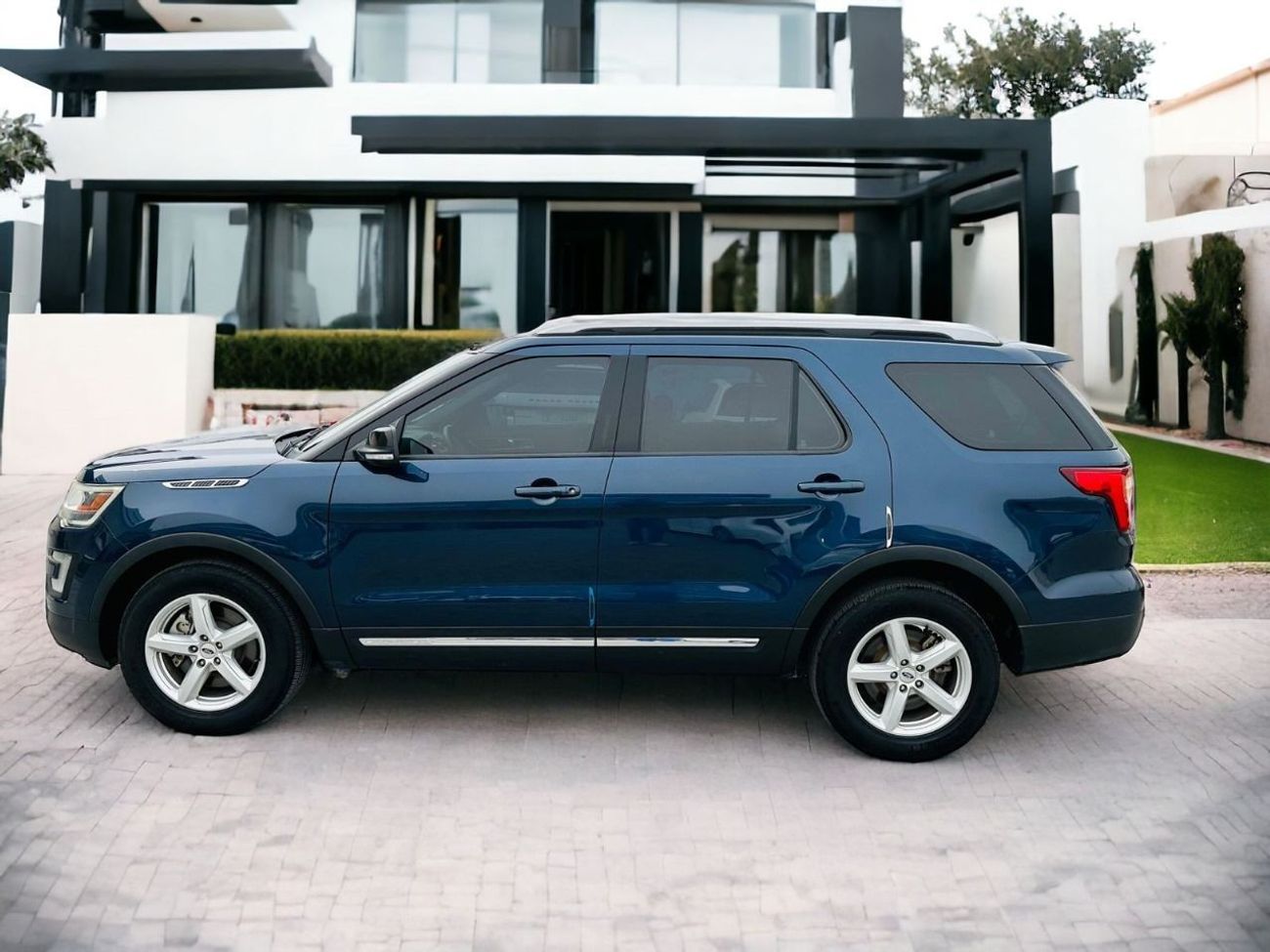 Ford Explorer Ford Explorer XLT 2017 - GCC - Full Service History