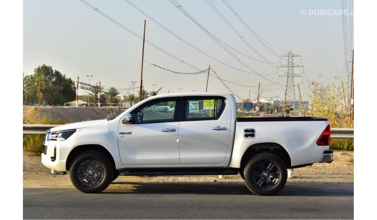 Toyota Hilux Double Cabin Pickup VX V6 4.0L Petrol AT