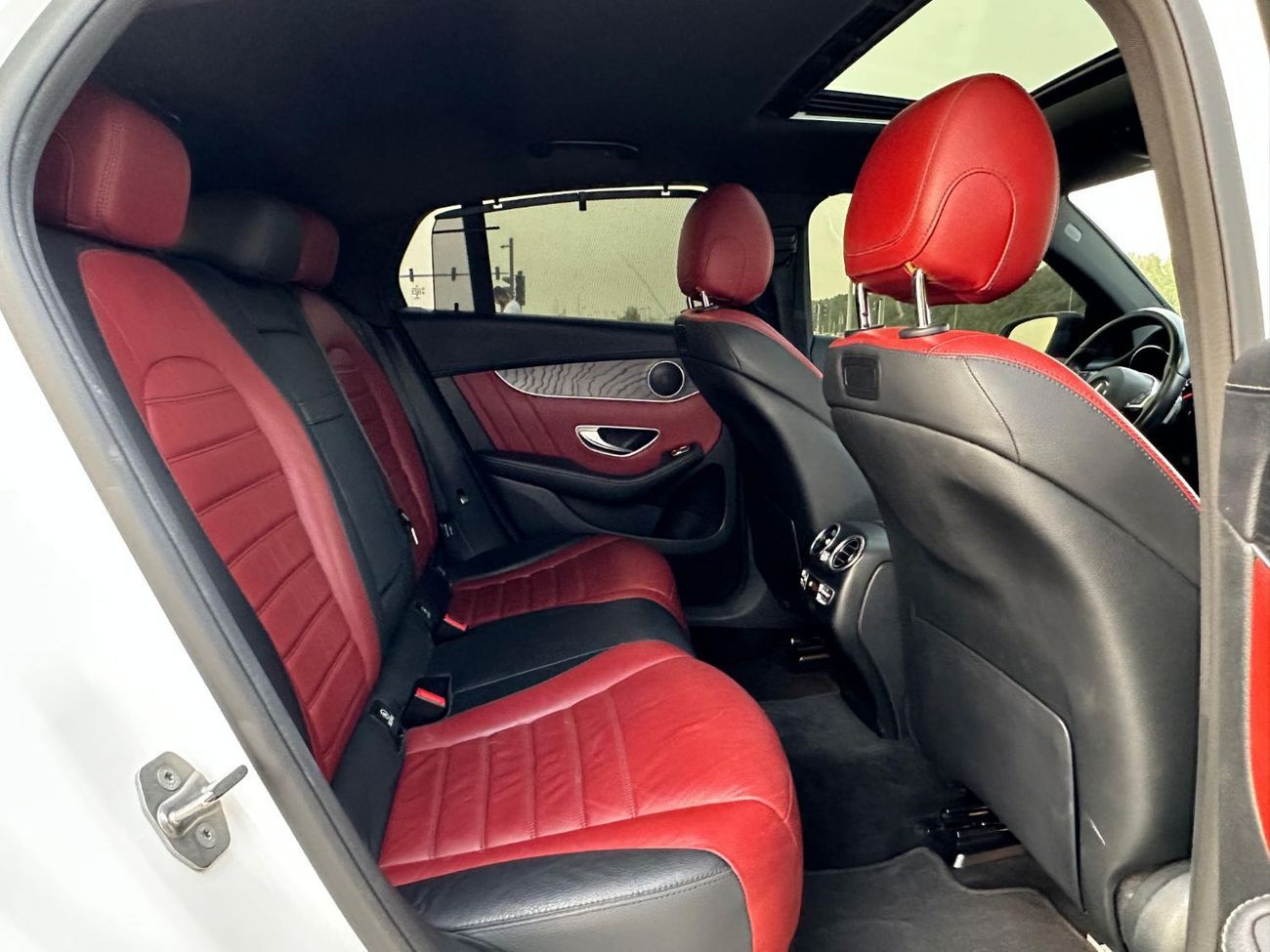 Mercedes-Benz GLC 43 AMG 4MATIC 3.0L (362 HP) MERCEDES GLC-43 2018 GCC ORGINAL PAINT // ACCIDENT FREE // PERFECT CONDITION