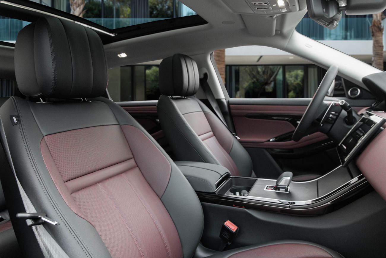 لاند روفر رانج روفر إيفوك Range Rover Evoque SE P250 R Dynamic | 3,721 P.M | 0% Downpayment | Pristine Condition!