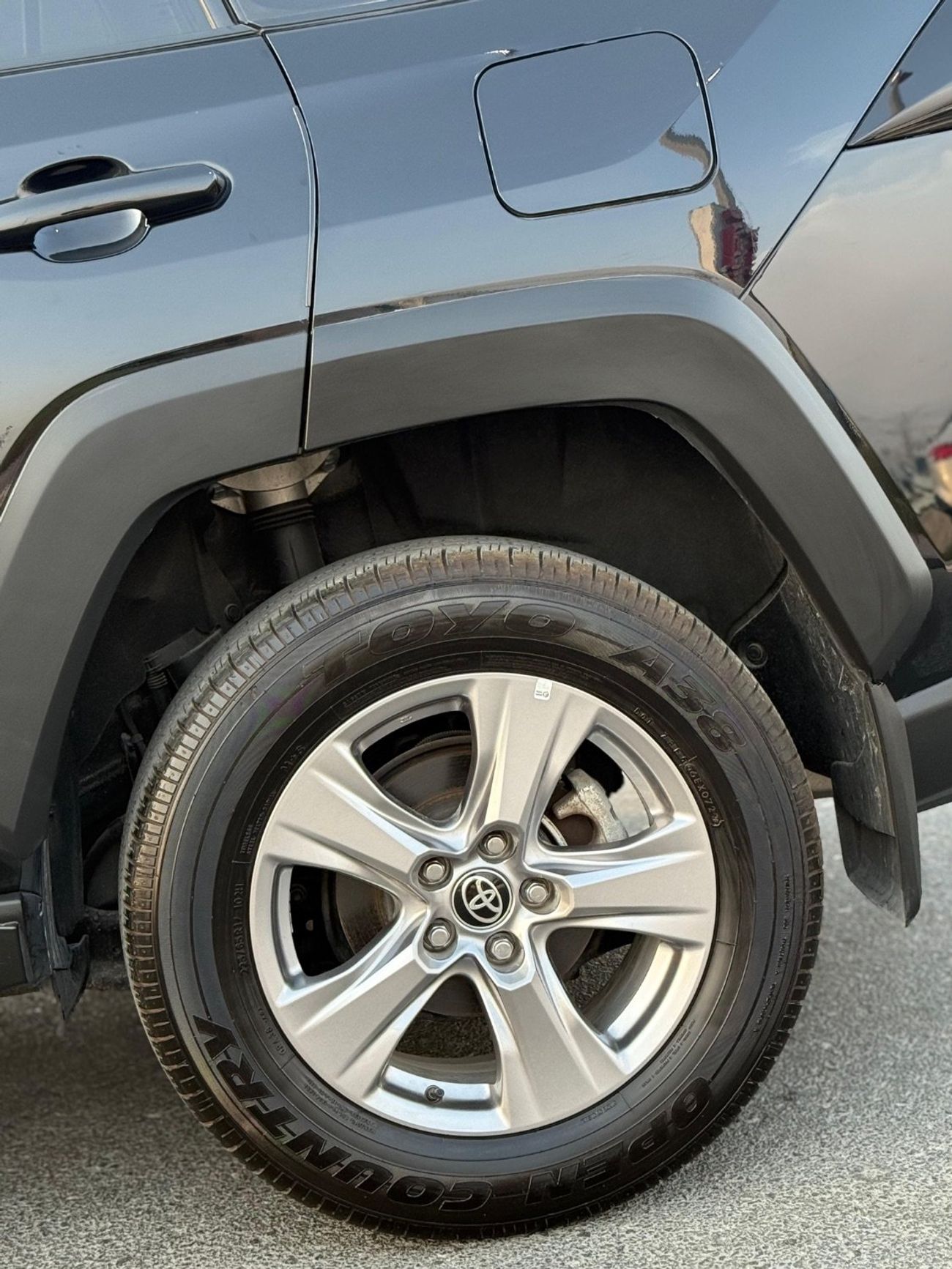 Toyota RAV4 XLE 4WD push start, leather seats 2022