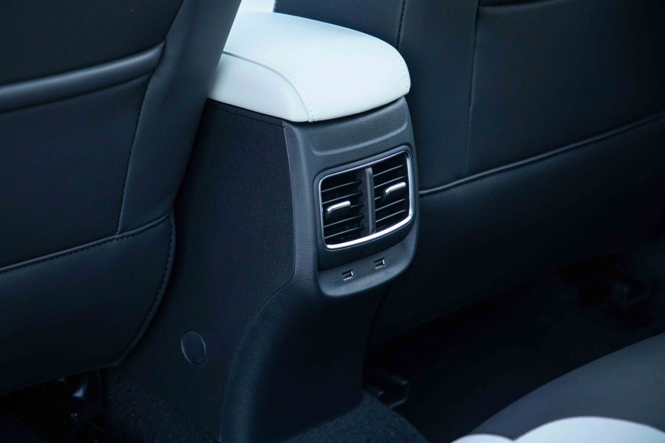 MG HS 2023 MG ZS 1.3 TROPHY - Black inside Beige