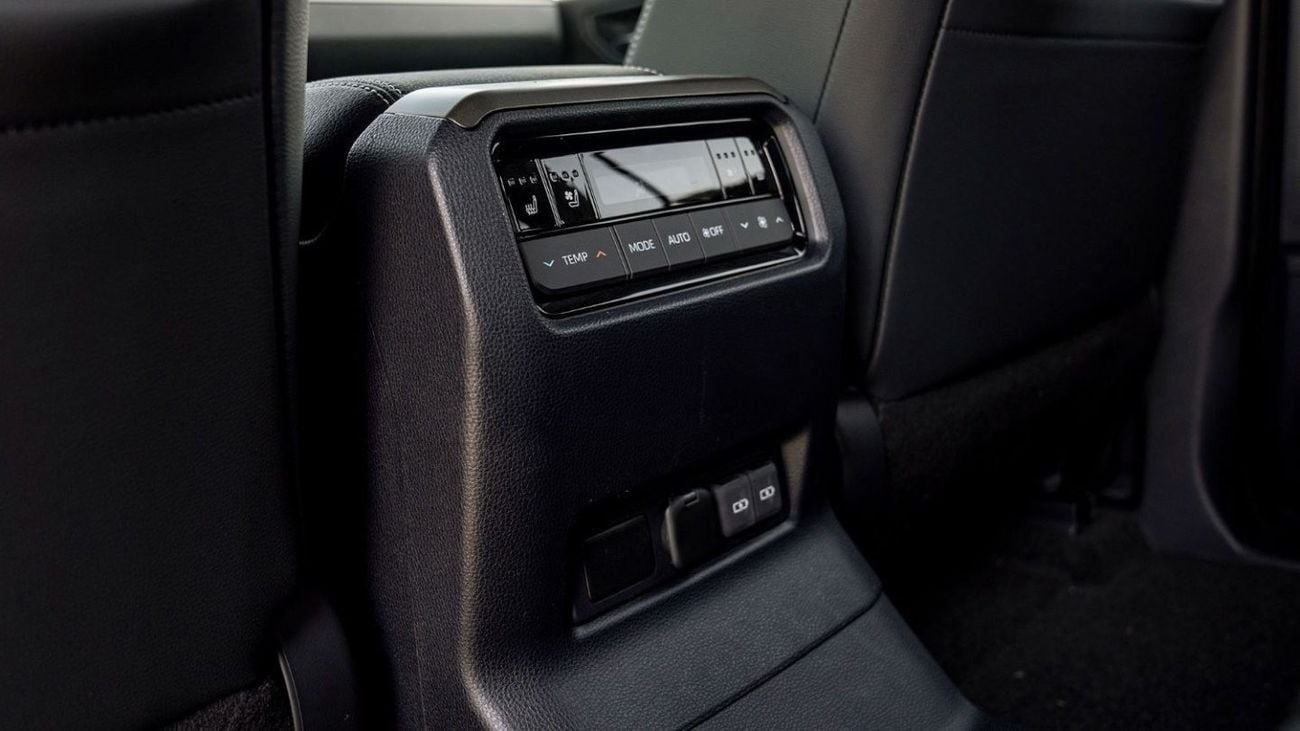 تويوتا برادو 250 WX+ LUXURY 2.8D AT MY2025 - GREY