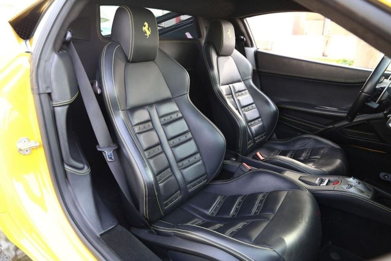 فيراري 458 Std 4.5L GCC SPEC NEAT AND CLEAN