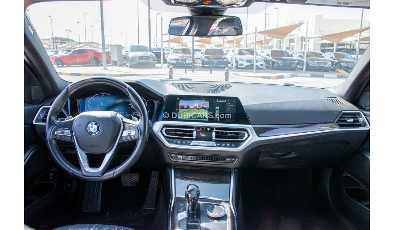 BMW 330i Luxury Line 330i - Turbo Engine