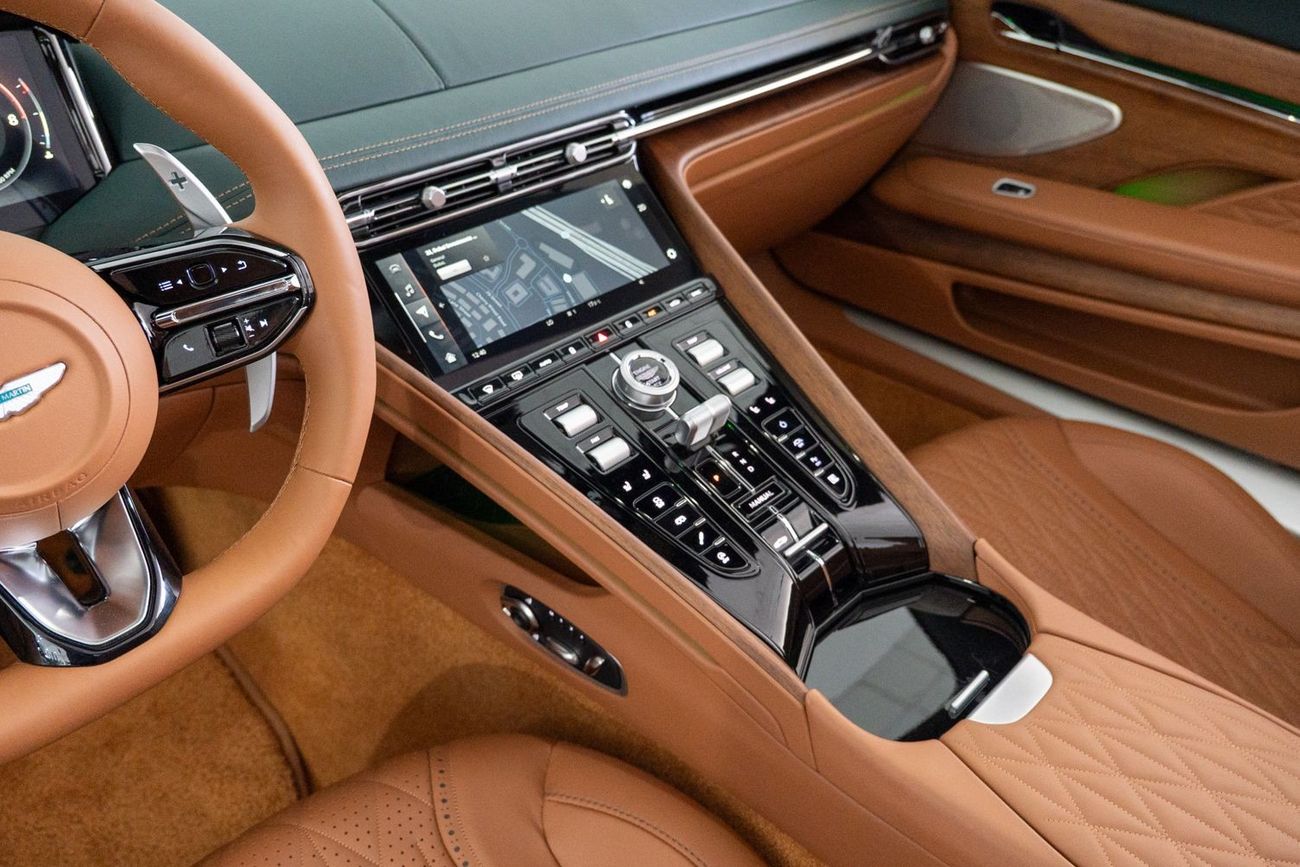 Aston Martin DB DB12 / Warranty and Service Contract