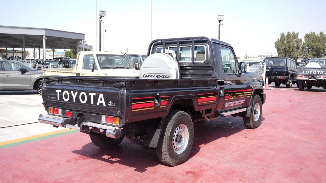 تويوتا لاند كروزر بيك آب TOYOTA LAND CRUISER 79 SINGLE CAB PICKUP PETROL 4.0L V6 4WD MT MODEL 2025 40TH ANNIVERSARY FULL OPTI