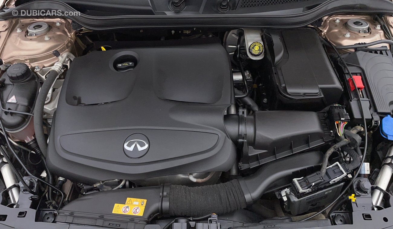 Infiniti Q30 2.0 TC FWD 2000