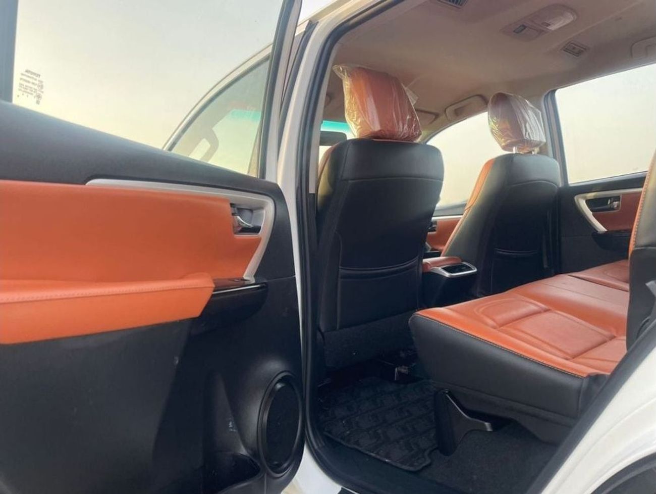 Toyota Fortuner 2017 Toyota Fortuner GX.R+ 4.0L V6 - Push Start With Gear shifter - 4x4 AWD - 7 Leather Seats - Rear