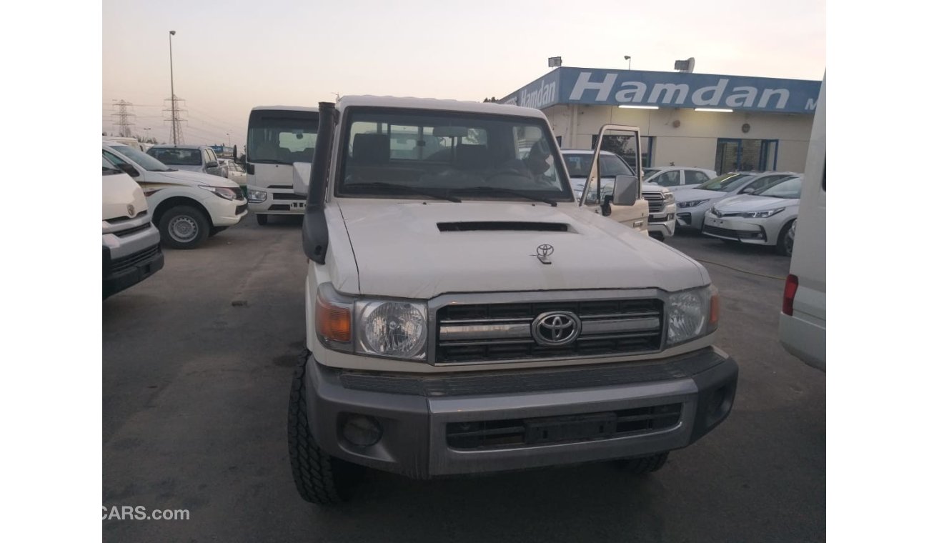 Toyota Land Cruiser Pick Up single  Cab diesel v8