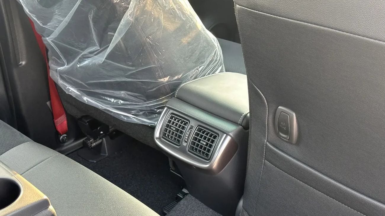 تويوتا هيلوكس Toyota Hilux 4.0L GR Sport Full option Automatic