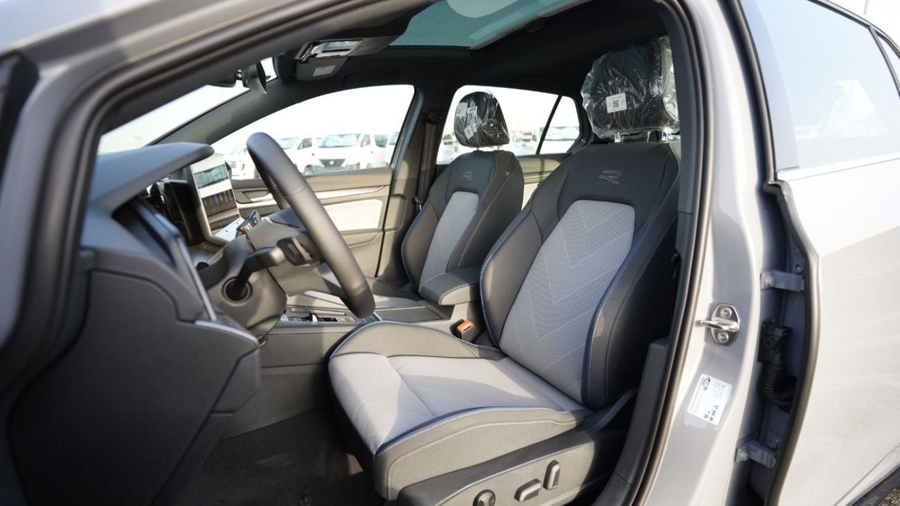 Volkswagen Golf فولكس واجن جولف R 300 TSI جديدة للبيع في دبي. لون رصاصي 2025 موديل, موجودة عند Najem auto FZE. هذه ا