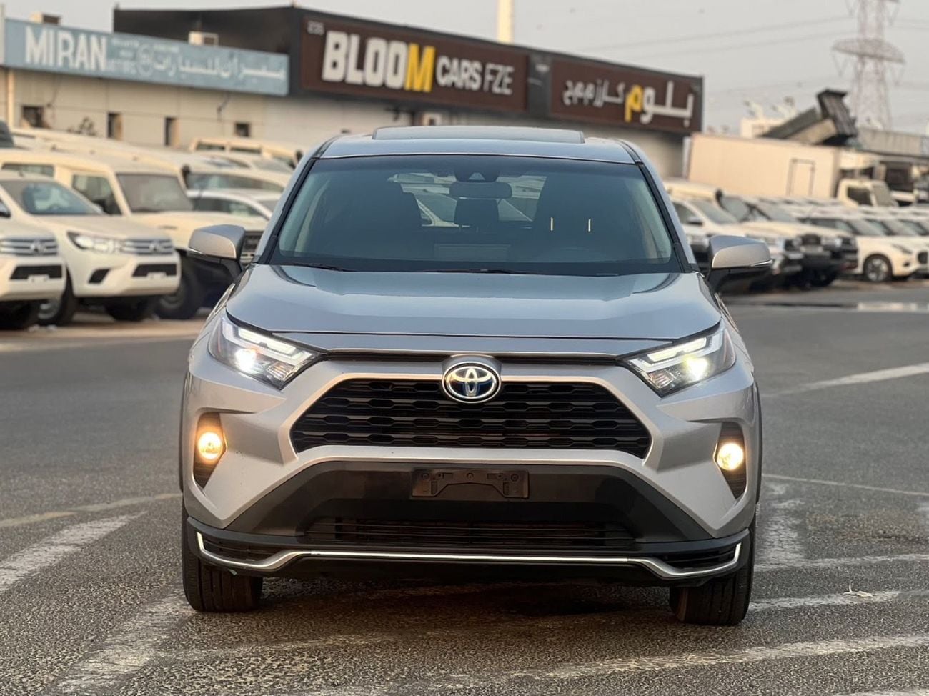 تويوتا راف ٤ 2021 Toyota Rav4 Hybrid XLE Full Option 2.5L V4 - Rear Camera  Leather Seat - AWD 4x4 - Sunroof -