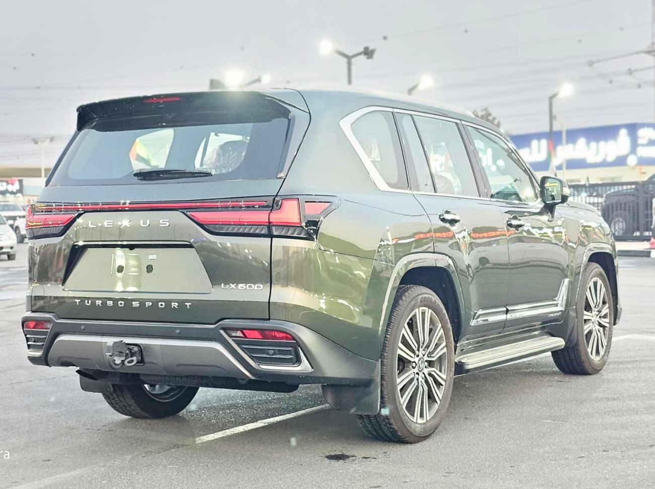 لكزس LX 600 LX 600 3.5L A/T TURBO SPORT KHAKHI GREEN MY2025 GCC SPECS-SOFT DOORS-LEVINSON SPEAKERS