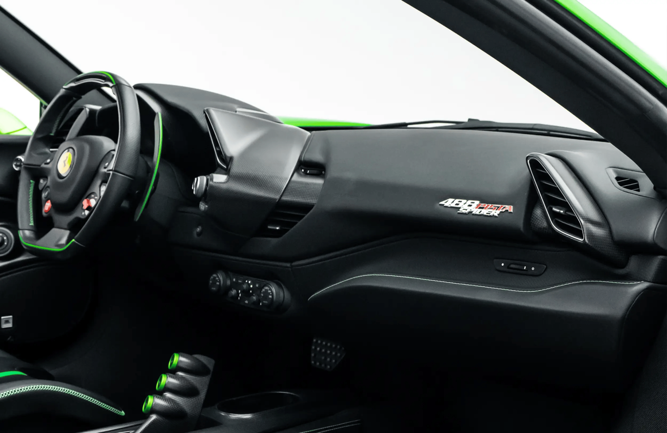 فيراري 488 بيستا سبايدر 3.9L V8 Twin-Turbocharged Engine