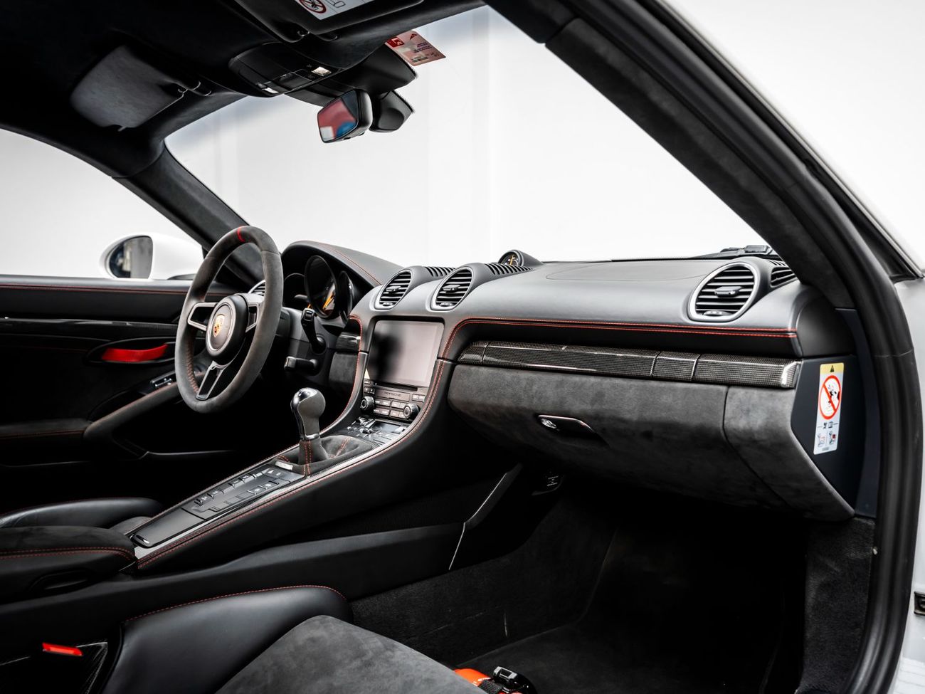 بورش كايمان 718 GT4 4.0L (414 HP) M/T