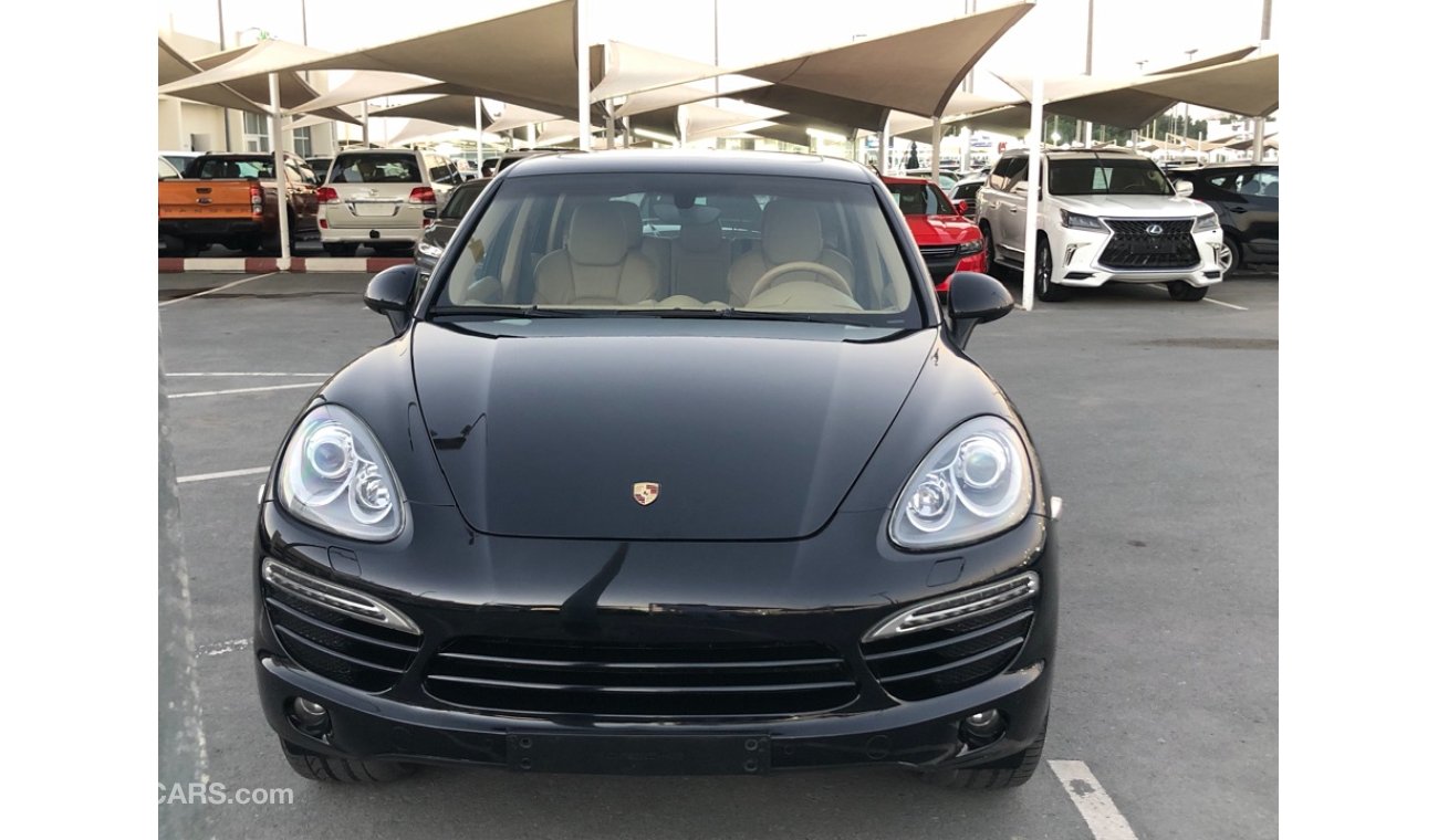 Porsche Cayenne S PORSCHE CAYENNE S MODEL 2012 GCC CAR PERFECT CONDITION FULL OPTION PANORAMIC ROOF LEATHER SEATS