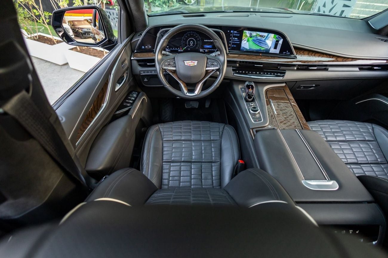 Cadillac Escalade Sport Platinum 6.2L 4WD Cadillac Escalade 2024 Japanese Specs | Warranty | Service Contract
