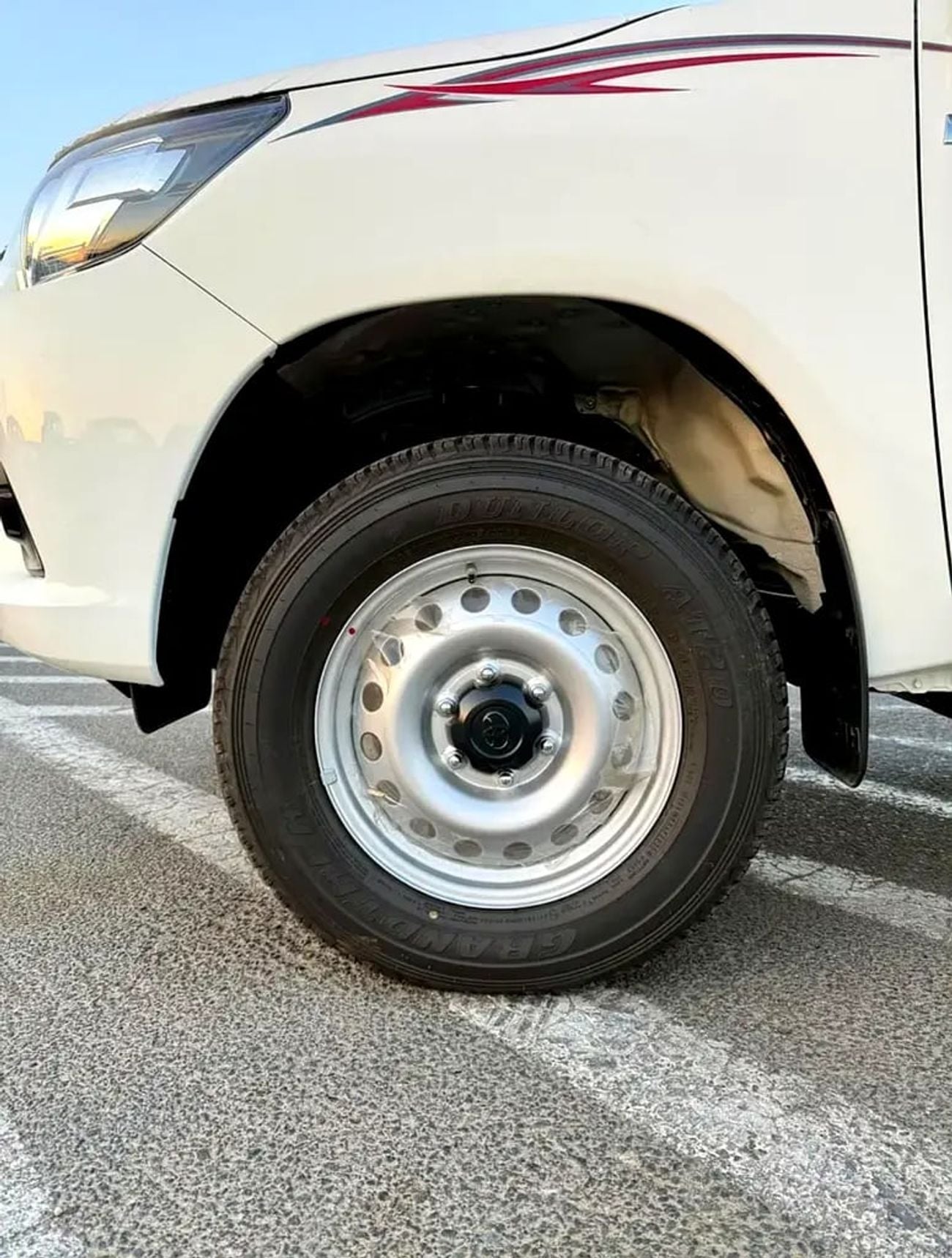 Toyota Hilux GL 2.7L PETROL GCC Specs