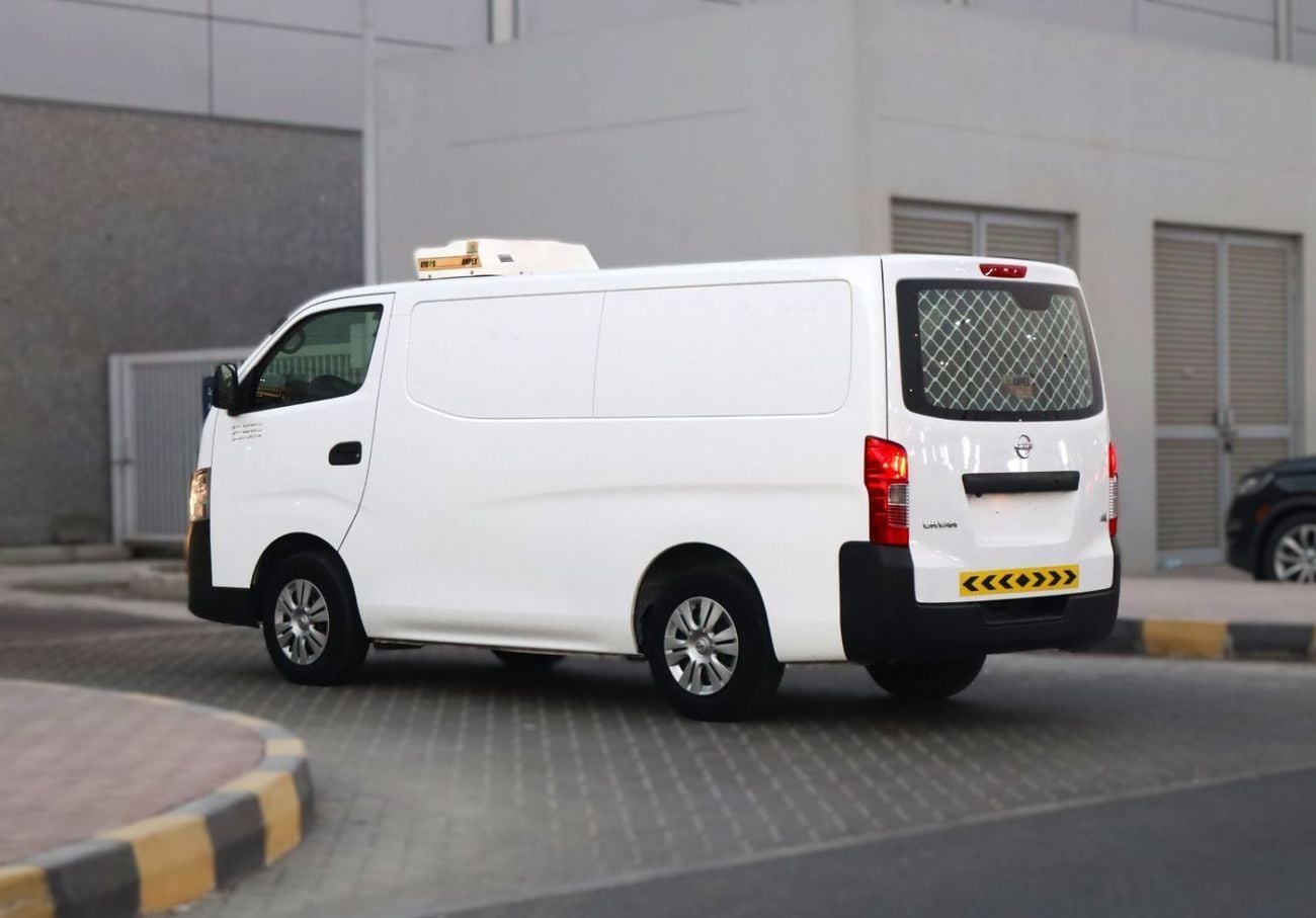 Nissan Urvan STD 3-Seater Automatic (4-Door)