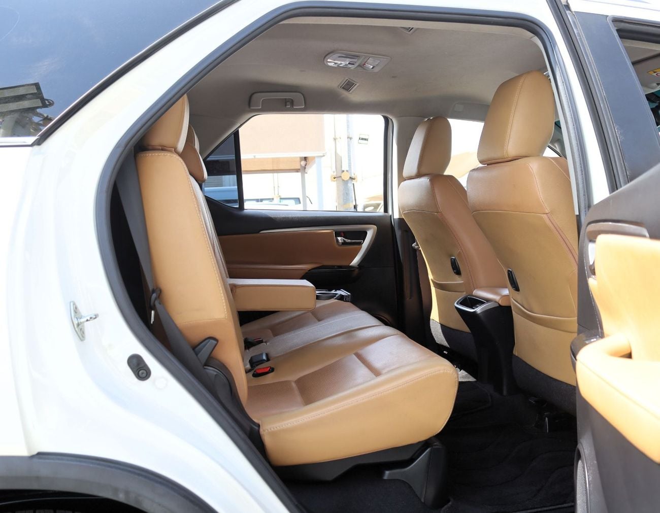 Toyota Fortuner VXR ACCIDENTS FREE - GCC - VXR - FULL OPTION - V6 - 4000 CC - PERFECT CONDITION INSIDE OUT