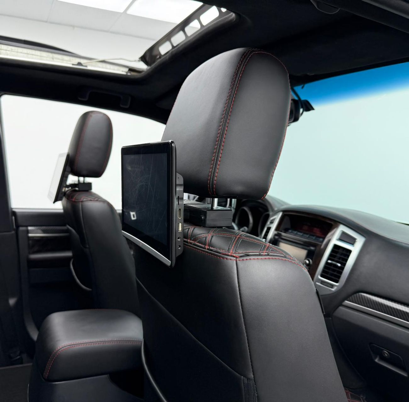 Mitsubishi Pajero 2018 Mitsubishi Pajero Signature Edition, Warranty, Full Service History, Excellent Condition, GCC