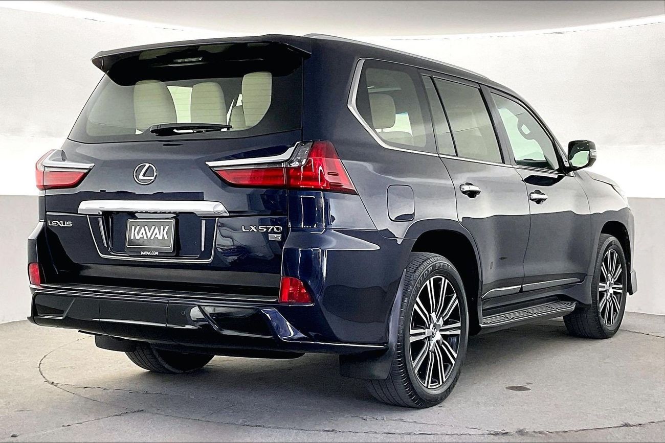 Lexus LX 570 Signature | National Day Celebration | Guaranteed Warranty | 0 Down Payment
