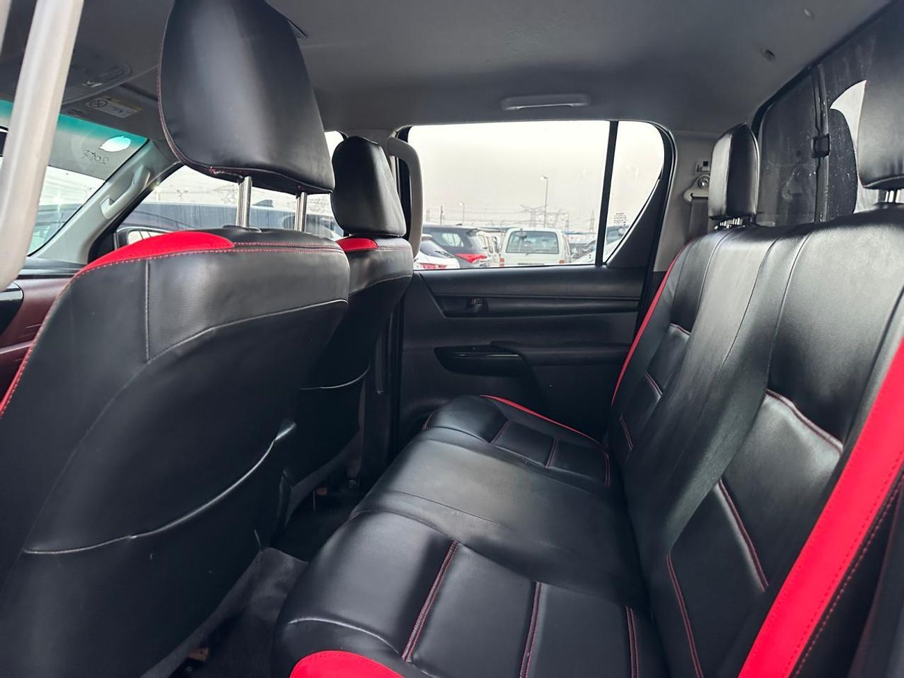 تويوتا هيلوكس GLX 2.7L Double Cab Utility A/T