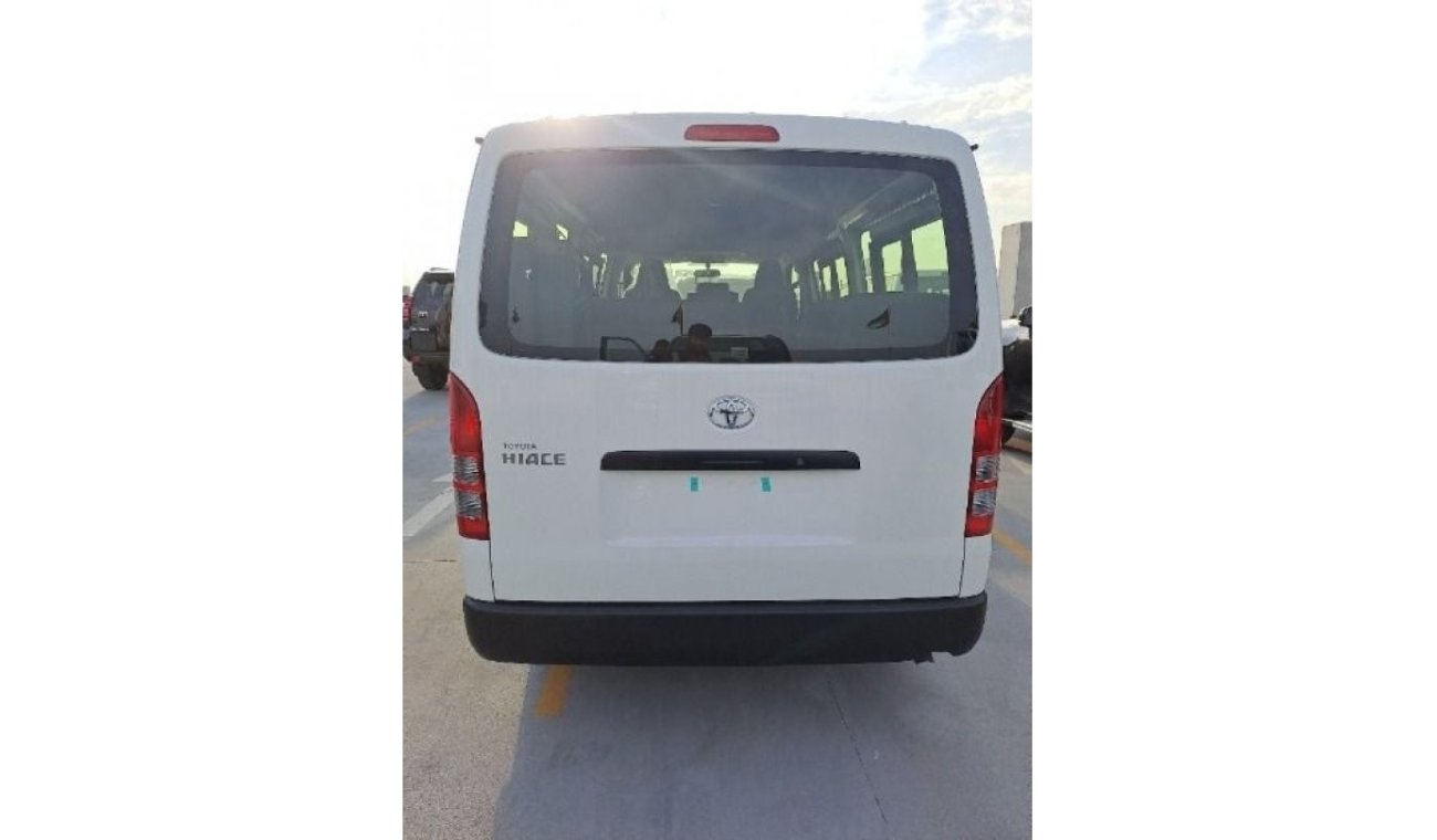 تويوتا هاياس Toyota Hiace 2.5 LTR DSL Passenger Van