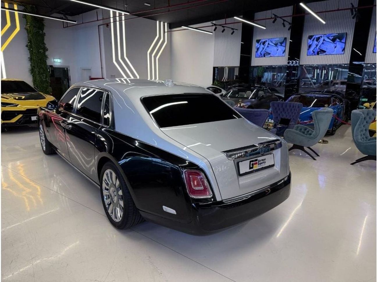 رولز رويس فانتوم EWB 6.8L 2022 Rolls-Royce Phantom EWB-Mint Condition-Warranty and Service contracts available