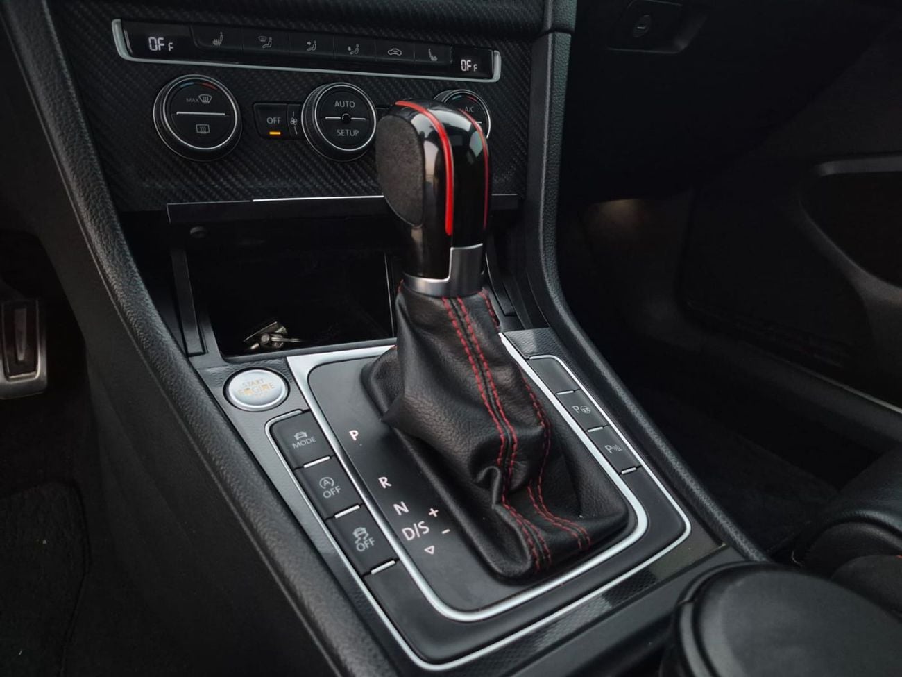 فولكس واجن جولف GTI 2.0L