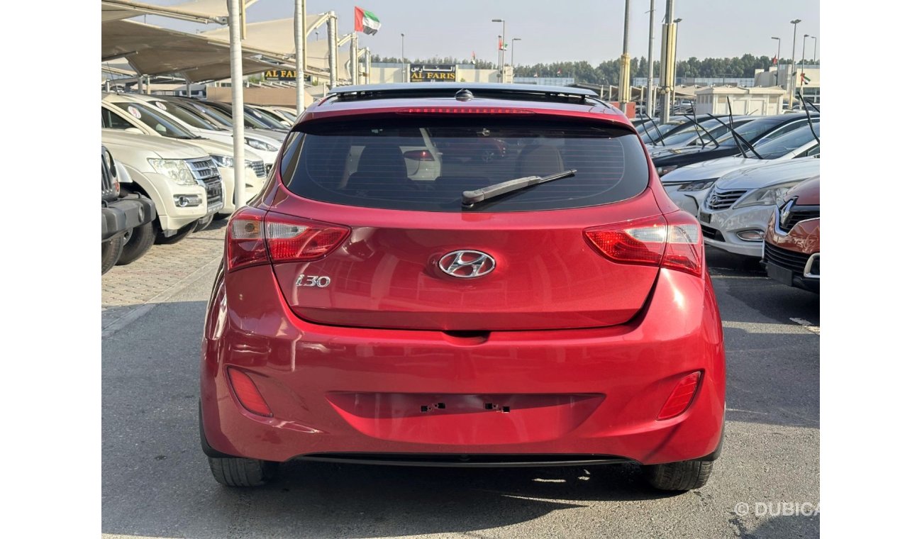 Hyundai i30 GLS FULL OPTION - ACCIDENTS FREE - GCC - ENGINE 1800 CC - PERFECT CONDITION INSIDE OUT