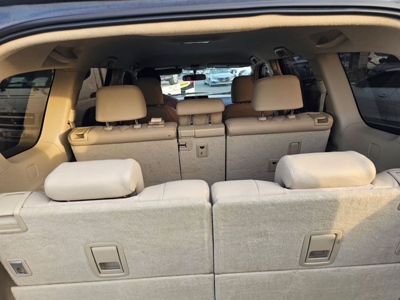 Toyota Prado Toyota prado 2019Model 2.7 v4 AWD 4x4 petrol engine Colour Black Transmission Automatic Interior.Beg