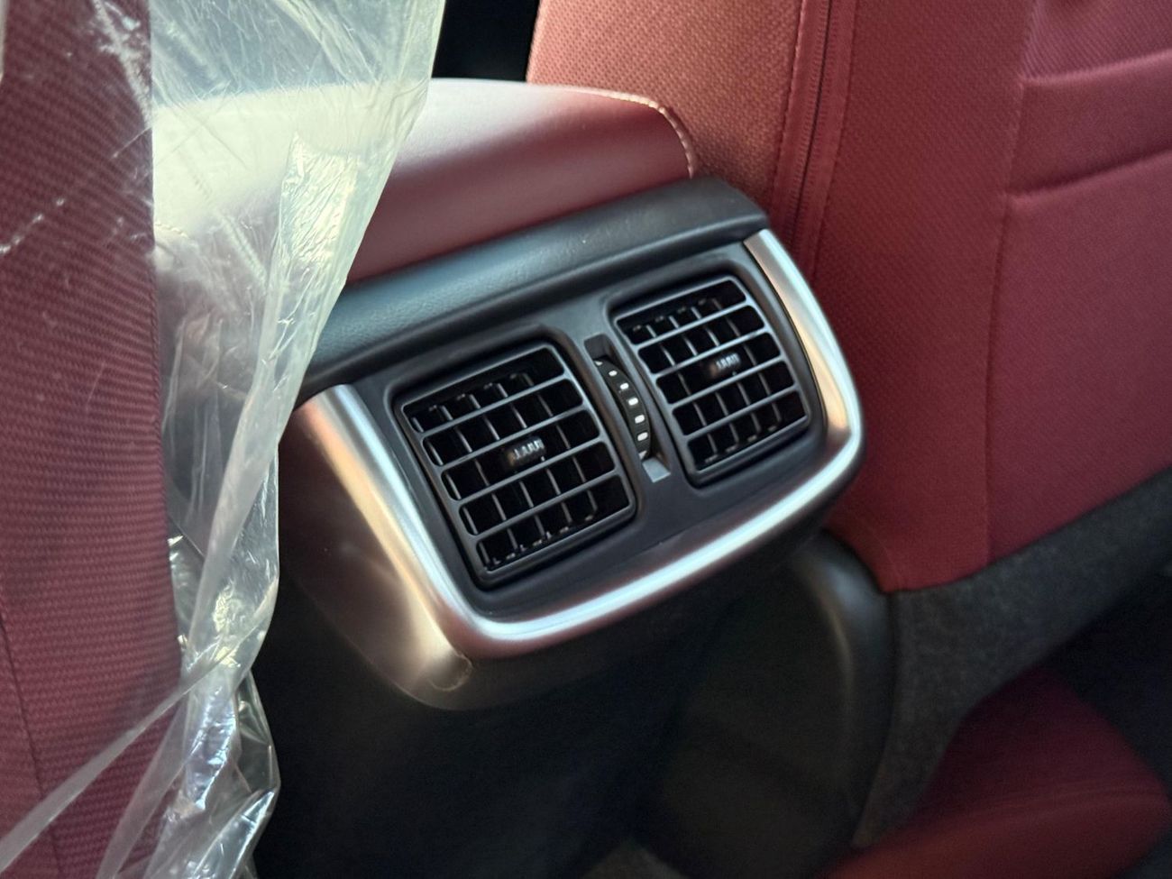 تويوتا هيلوكس Toyota Hilux 4x4 2.4L full Option automatic gearbox
