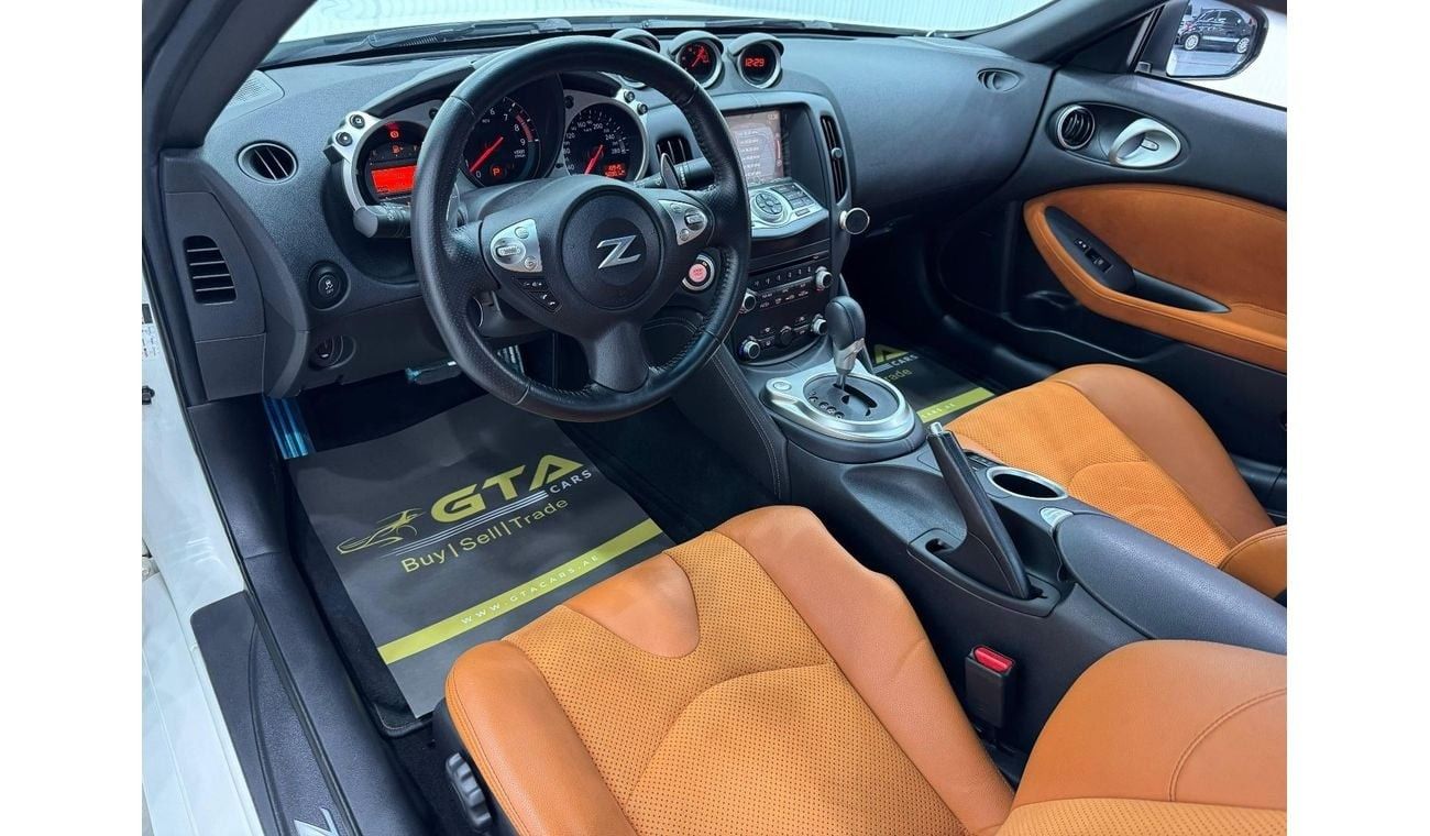 Nissan 370Z Std 3.7L (324 HP) Coupe 2016 Nissan 370z Coupe, Service History, Very Low Kms, GCC