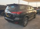 تويوتا فورتونر 2.7L (PETROL) SUV 4WD
