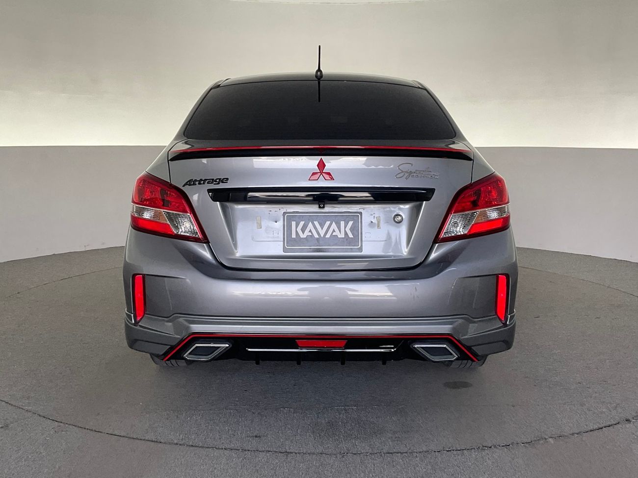 ميتسوبيشي اتراج Signature Edition | شامل الضمان | 0 ﺪﻔﻋﺓ ﺃﻮﻟﻯ