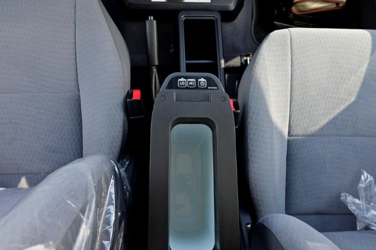 Toyota Land Cruiser 70 76  Limited V8 4.5L Turbo Diesel 4wd Manual Transmission