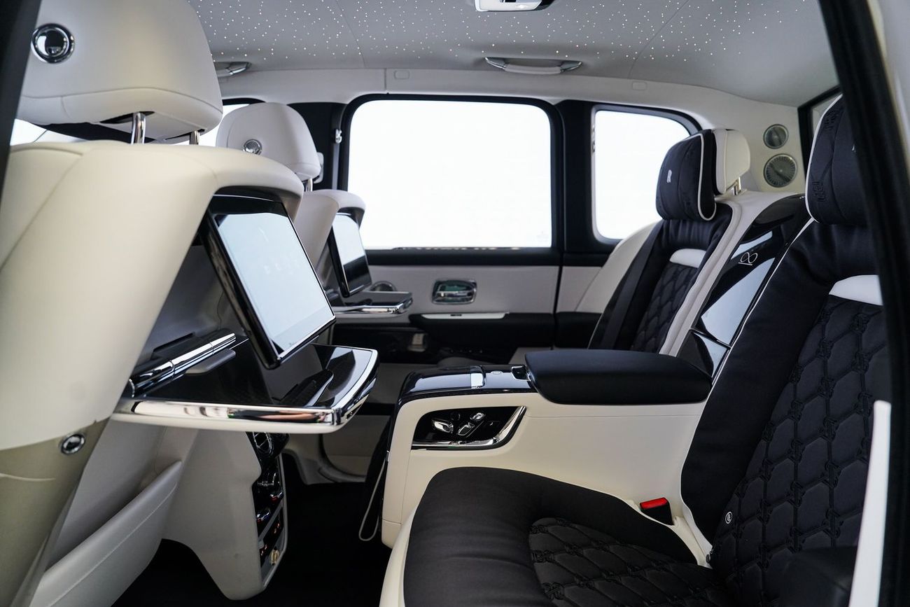 رولز رويس كولينان CULLINAN BLACK BADGE DUALTIY SEATS