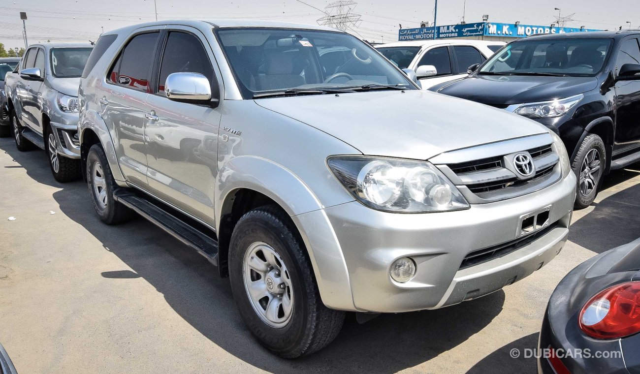 Toyota Fortuner SR5 2.7 4 cylinder Auto left hand drive EXPORT ONLY