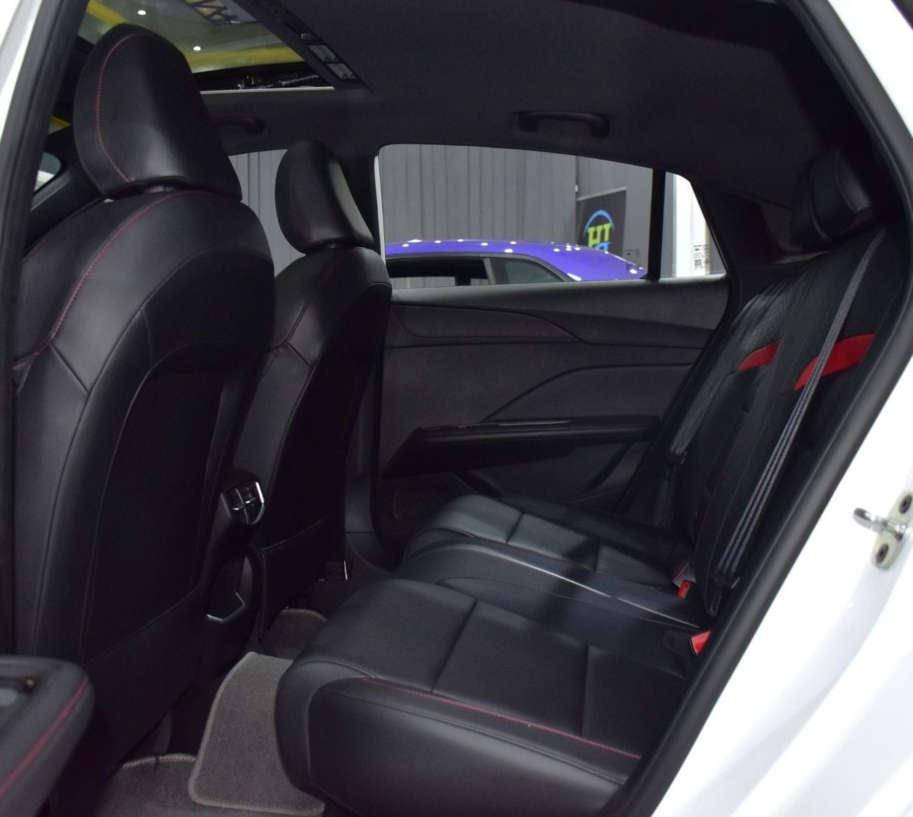 MG 5 LUX EXCELLENT DEAL for our MG 5 180 DVVT ( 2025 Model ) in White Color Chinese Specs