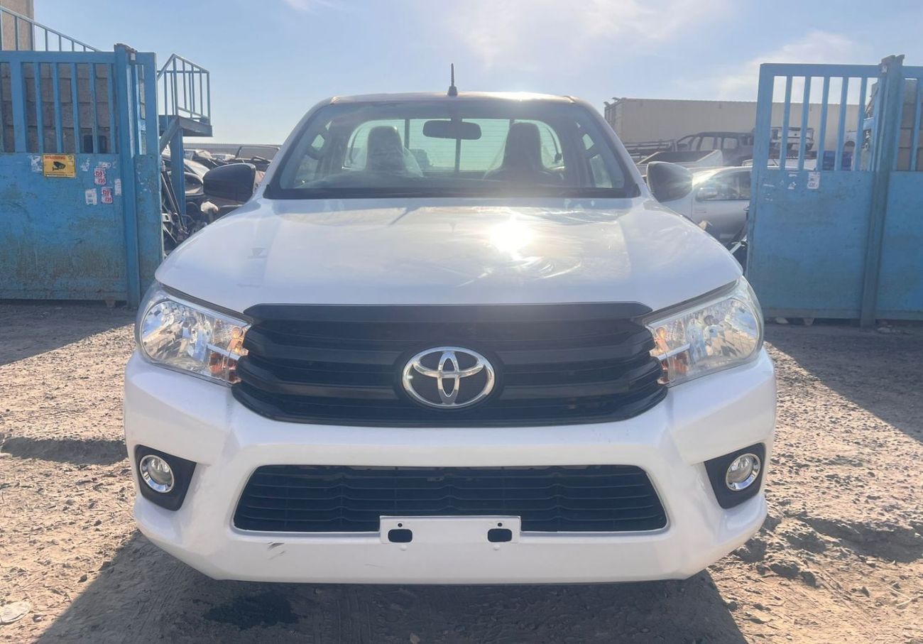 تويوتا هيلوكس RIGHT HAND VEHICLE ONLY FOR EXPORT SINGLE CAB HILUX 2.7 LITER PETROL 2WD